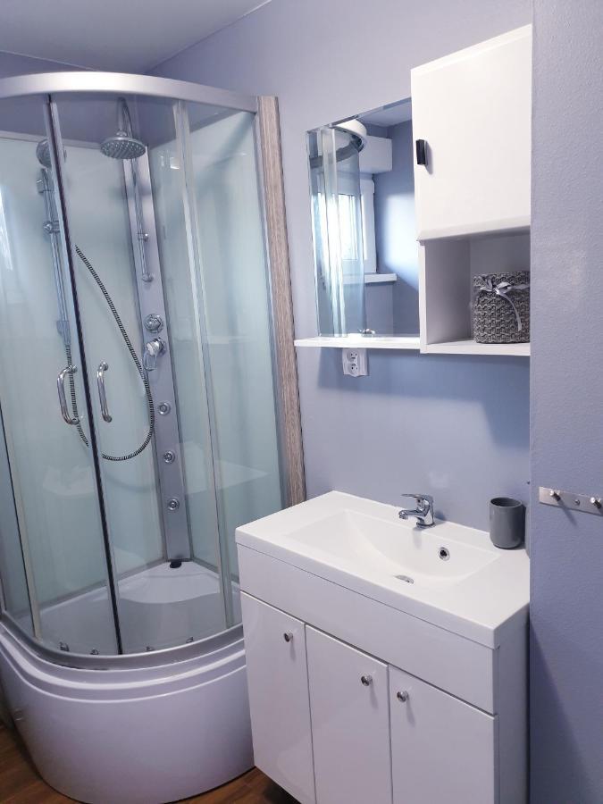 Nadole  Caloroczny Domek W Nadolu Z Jacuzzi Na Tarasie מראה חיצוני תמונה